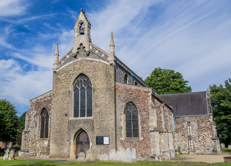 A daytime shot of King's Lynn Minster in the sunshine.