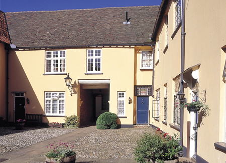 A daytime shot of King's Lynn Minster in the sunshine.