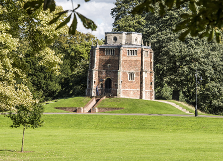 A daytime shot of King's Lynn Minster in the sunshine.